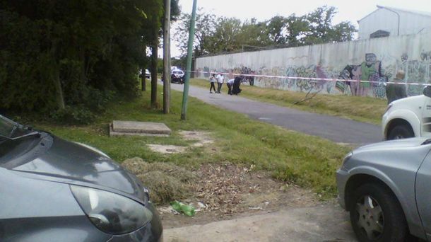 Hallan muerta a una joven en un arroyo de Tigre