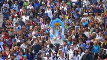 miles de fieles iniciaron la peregrinacion juvenil a lujan miles de fieles iniciaron la peregrinacion juvenil a lujan