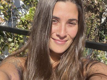Desde el Caribe, Ivana Nadal lució una microbikini con uno de los colores de la temporada