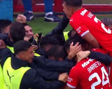 El golazo de Cauteruccio para Independiente en el Clásico de Avellaneda