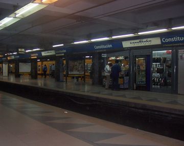 Línea C: susto en Constitución por un fuerte olor a gas