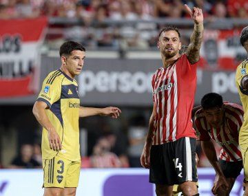Estudiantes se hizo fuerte en La Plata y le ganó 2-1 a Boca