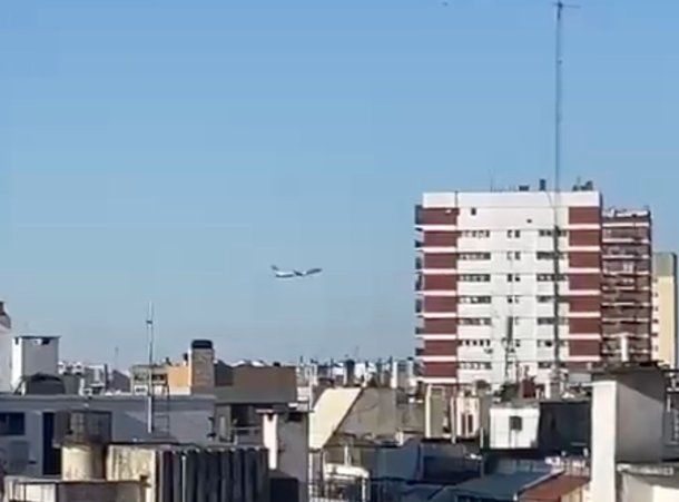 El video del avión de Aerolíneas Argentinas que sufrió el desperfecto técnico