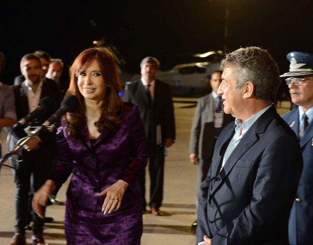 Cristina Kirchner arribó a Paraná y este miércoles encabezará la Cumbre del Mercosur