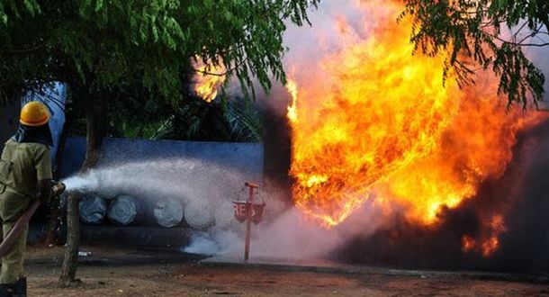 Explotó una fábrica de petardos en la India: 12 muertos y 10 heridos