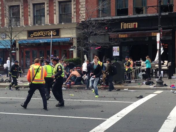 Explosión en el final de una maratón en Boston: tres muertos