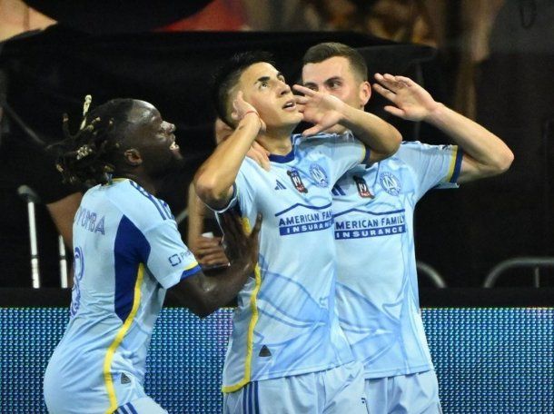 Atención Boca: el golazo de Thiago Almada en la MLS con guiño a Riquelme