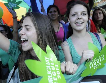 Uruguay: legalizan la venta y la producción de marihuana