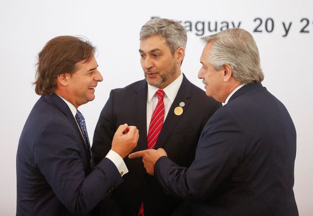 Los presidentes Luis Lacalle Pou (Uruguay)