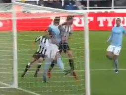 La heroica salvada de Otamendi que casi le cuesta muy caro