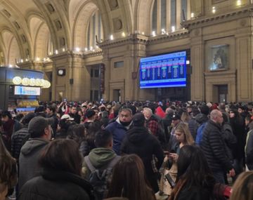 Caos total en la estación de Constitución: demoras y cancelaciones el tren Roca