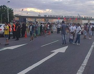 Sigue complicado el acceso a Ezeiza por una protesta de vigiladores