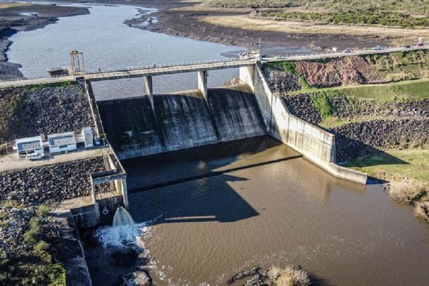 Fonplata dará un préstamo de u$s 60 millones a Uruguay para paliar la crisis del agua.