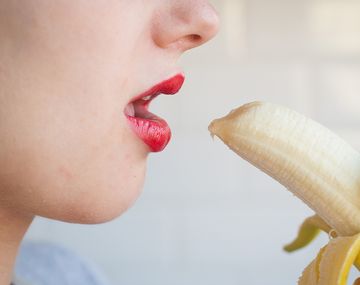 Este truco casero muestra cómo retrasar el proceso de maduración de las bananas. 