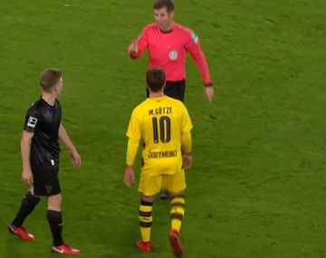 El volante no estuvo fino y se mostró muy molesto con su marca