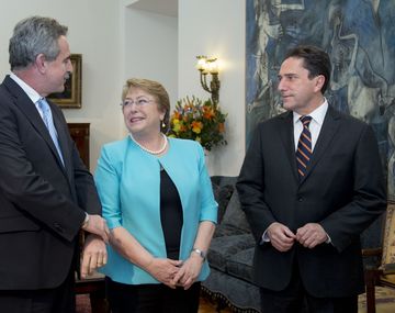 Rossi se reunió con Bachelet en Chile y firmó acuerdos bilaterales