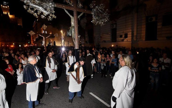 Vuelve el tradicional Vía Crucis en Avenida de Mayo