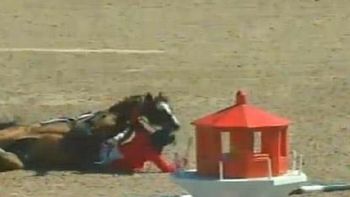 video: la escalofriante caida de un jinete en los panamericanos video: la escalofriante caida de un jinete en los panamericanos