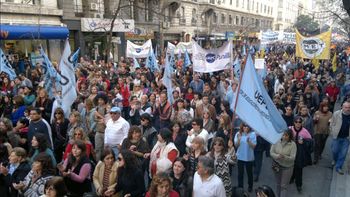 cordoba ofrece a los maestros suba de 31,6% y el salario llegara a 5.500 pesos cordoba ofrece a los maestros suba de 31,6% y el salario llegara a 5.500 pesos