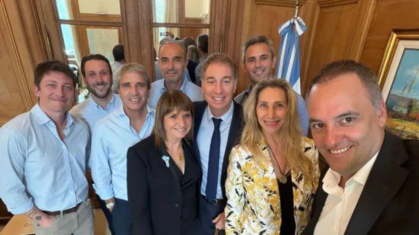 A pesar de la feroz interna, Javier Milei busca mostrar una foto de unidad junto a su mesa política