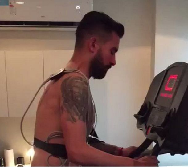 El volante vuelve al club desde México