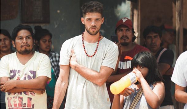 El influencer Santiago Maratea vivió un tenso momento en Salta cuando fue a entregar donaciones para wichis