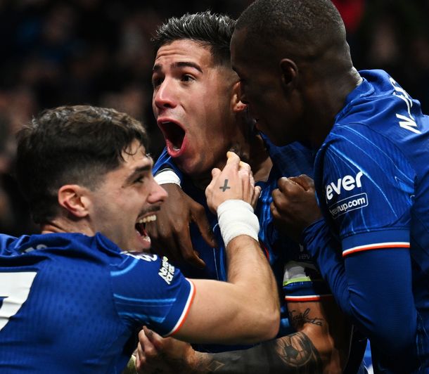 El golazo de Enzo Fernández en el gran triunfo de Chelsea para quedar como escolta de la Premier League