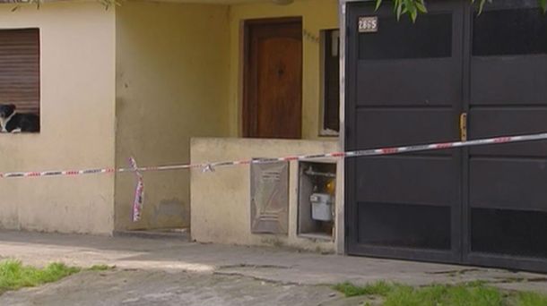 Un hombre acuchilló a su esposa y luego se suicidó con una descarga eléctrica