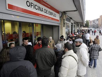 El desempleo subió por cuarto mes consecutivo en España
