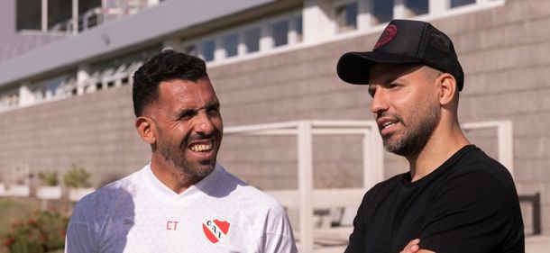 Qué dijo Carlos Tevez sobre la chance de que el Kun Agüero vuelva a jugar al fútbol