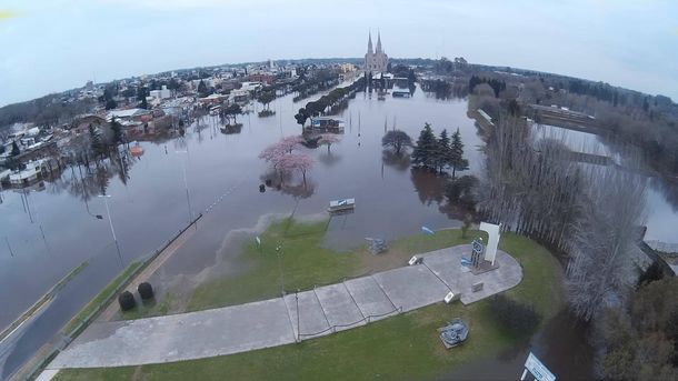 FOTOS: Vivir bajo el agua: el drama de los evacuados, en primera persona
