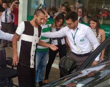 Ruschel es el primer sobreviviente en volver a su casa