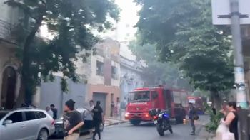 Incendio en Monserrat: al menos 70 personas evacuadas en un edificio Incendio en Monserrat: al menos 70 personas evacuadas en un edificio