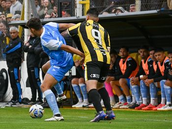 Estudiantes (RC) empató con Deportivo Madryn y jugará en la Primera División