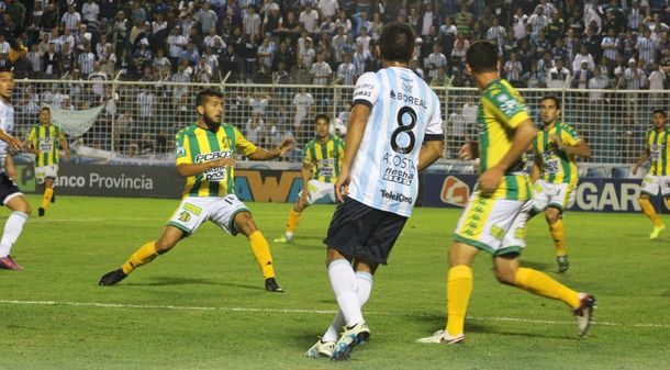 El Decano y el Tiburón no se sacaron ventajas en el José Fierro El Decano y el Tiburón no se sacaron ventajas en el José Fierro