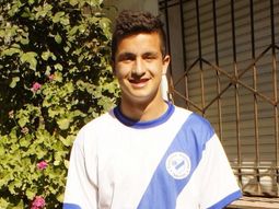 Fernando Mengual tiene 18 años y hace delivery en Chivilcoy. Fernando Mengual tiene 18 años y hace delivery en Chivilcoy.