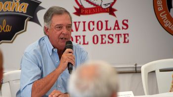 El ministro Mattos fue el único orador por parte del Poder Ejecutivo en la Expo Avícola. El ministro Mattos fue el único orador por parte del Poder Ejecutivo en la Expo Avícola.