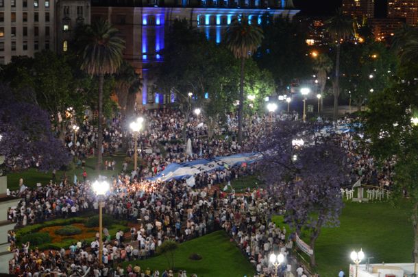 Hubo marchas en el Obelisco y la Plaza de Mayo