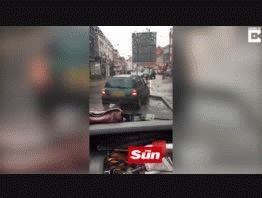 Tardó más de siete minutos en estacionar