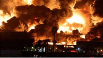 Testigos en Yemen confirmaron explosiones en todo el país. Testigos en Yemen confirmaron explosiones en todo el país.