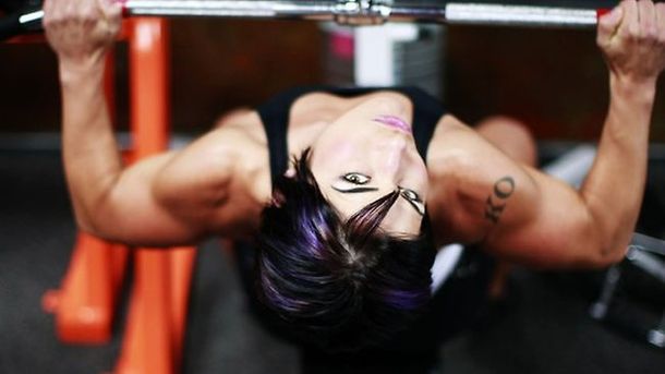 Contrató a una estrella porno para entrenar a su equipo de rugby