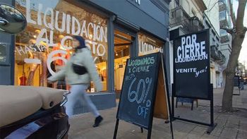 El comercio está entre los sectores más afectados por la crisis. El comercio está entre los sectores más afectados por la crisis.