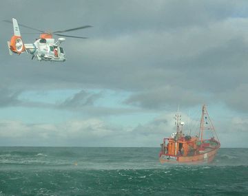 Se incendió un pesquero con 17 ocupantes a la altura de Bahía Blanca