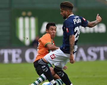 El 10 de Banfield abrió la cuenta