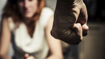 una mujer pide auxilio por maltrato a traves de la tarea escolar de su hijo una mujer pide auxilio por maltrato a traves de la tarea escolar de su hijo