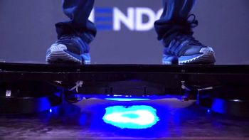 al fin llego: presentan el primer skate volador al fin llego: presentan el primer skate volador