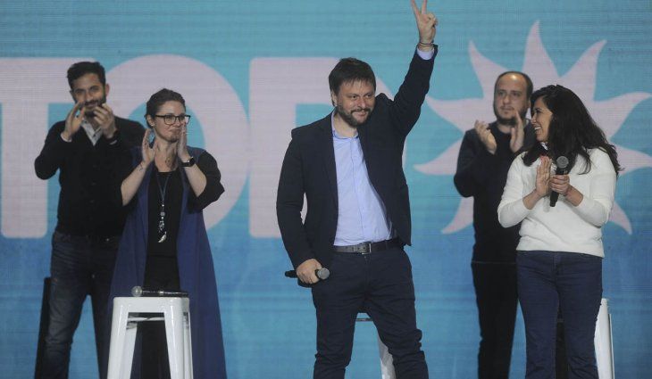 El Frente de Todos porteño cerró su campaña en el estadio de Ferro