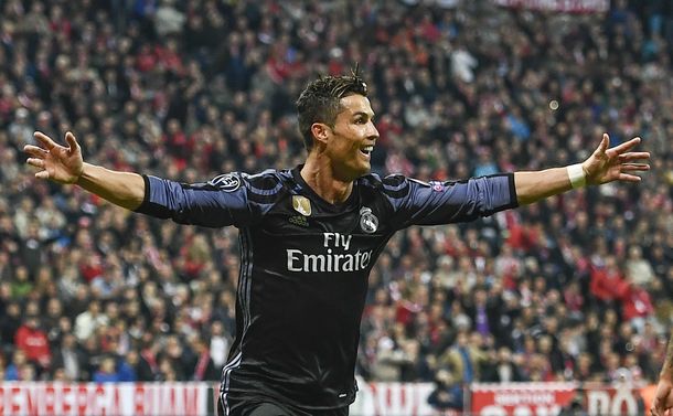 El festejo de Cristiano al llegar a los 100 goles