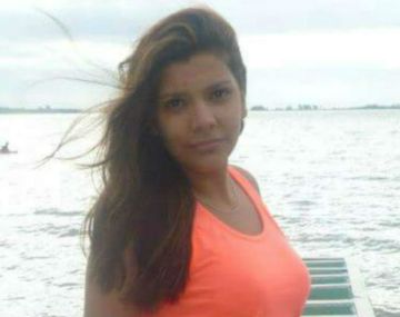 Una joven de 19 años apareció tirada en las vías y pelea por su vida