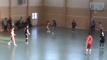 criminal: la patada del ano ocurrio en el futsal de rio gallegos criminal: la patada del ano ocurrio en el futsal de rio gallegos